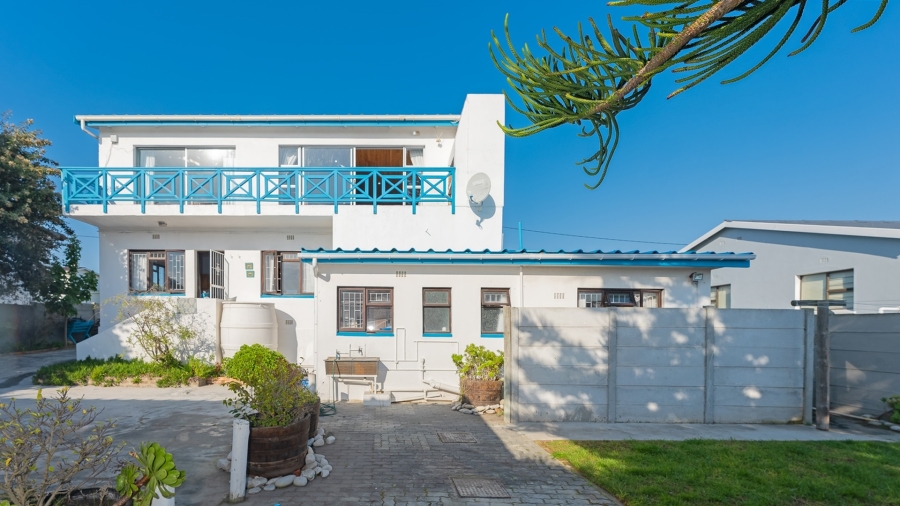 7 Bedroom Property for Sale in Struisbaai Western Cape